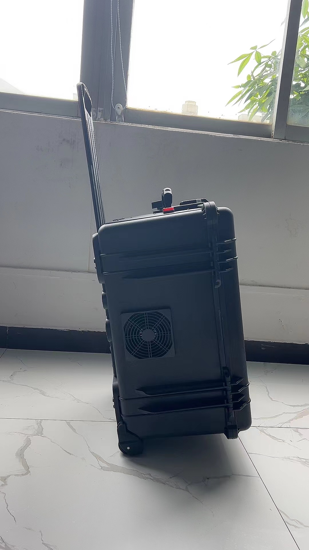 泸西手拉箱型移动通信干扰器